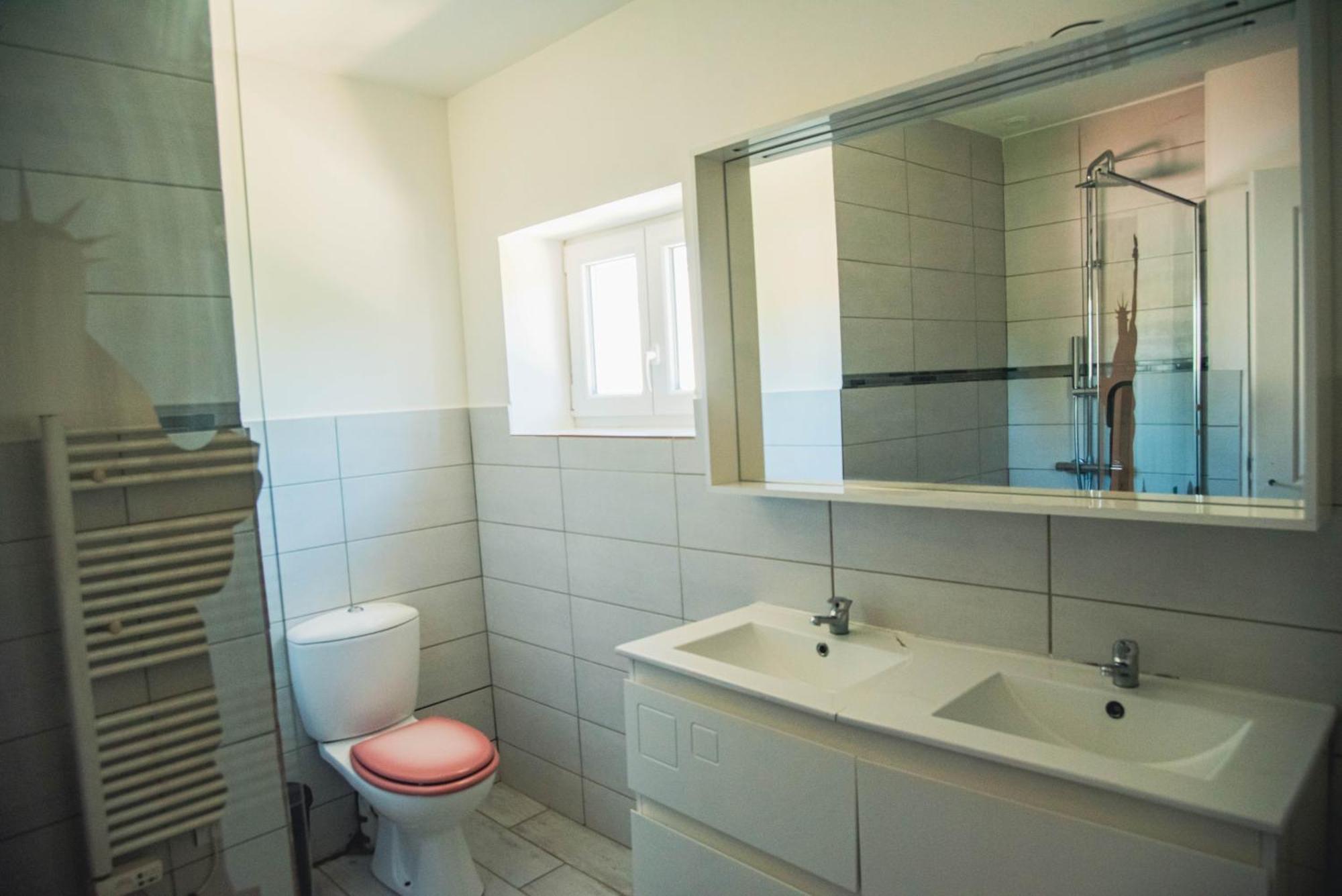 Maison 6 Personnes, Terrasse, Proche Centre-ville Vakantiehuis *